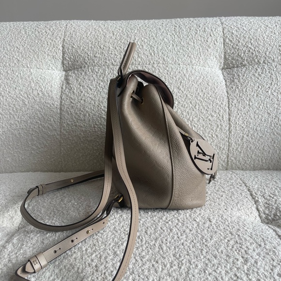 AUTHENTIC LOUIS VUITTON EMPREINTE
MONTSOROUS PM - Picture 11 of 16